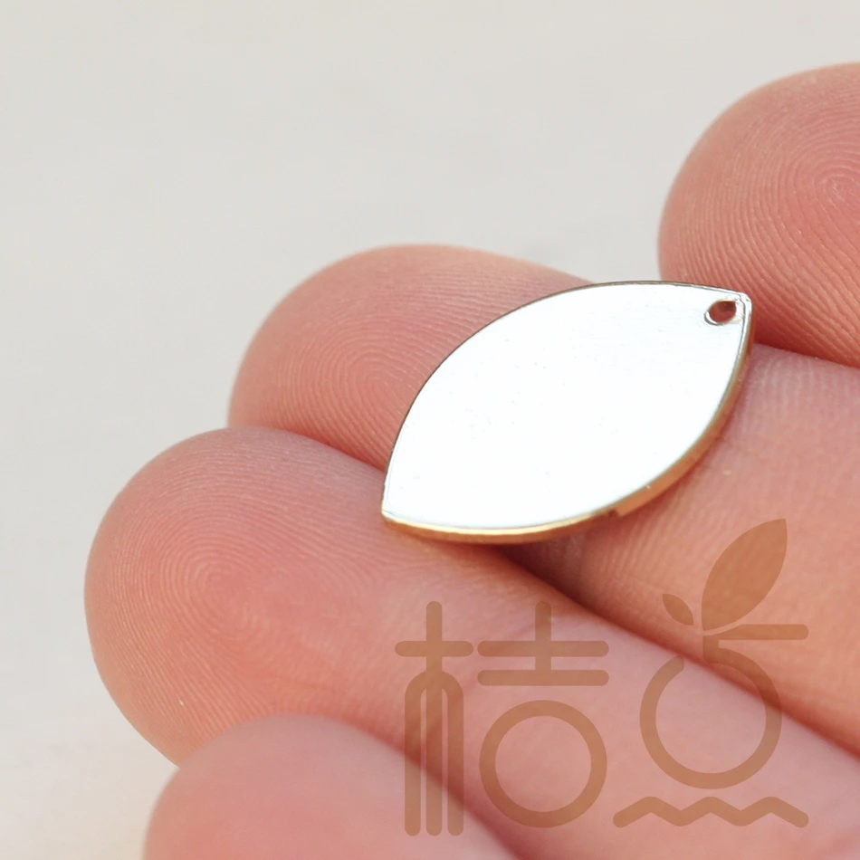

Solid Brass Teardrop Charm - 20x14mm (3845C-V-210)