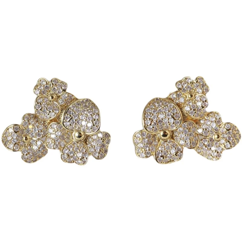 

European and American style minimalist designer shiny flower shape studs lady high-level earrings small fresh