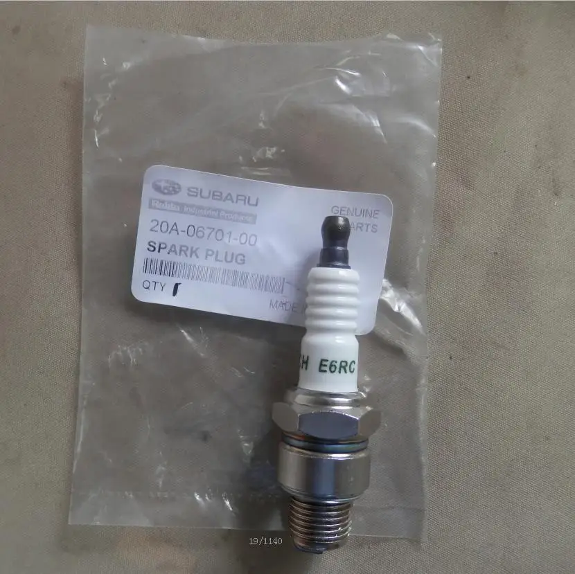 Свеча зажигания EX17 BR6HS E6RC E4RC для ROBIN SUBARU EX13 EX21 EX27 EX35 EX40 EH17 EH36 & MORE 2T 4HP 6HP 7HP 9HP 14HP 20A 06701