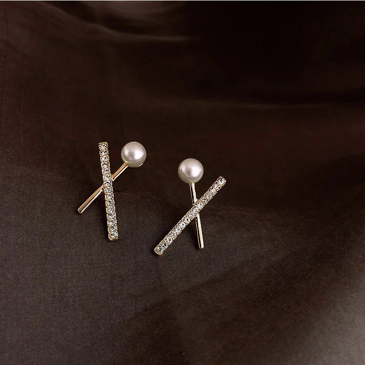

Zircon Imitation Pearl Niche Cross Earrings Simple Ear Clip Compact Wild Small Earlobe Fashion Personality Creative Earrings