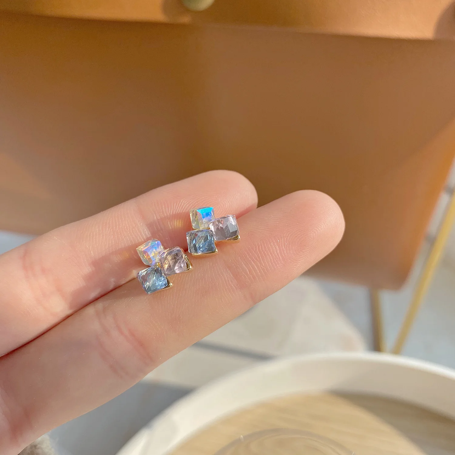 

Korean Simple Colorful Rhinestone Stud Earrings For Women Super Shining Crystal Wild Temperament Jelly Shape Girl Earrings