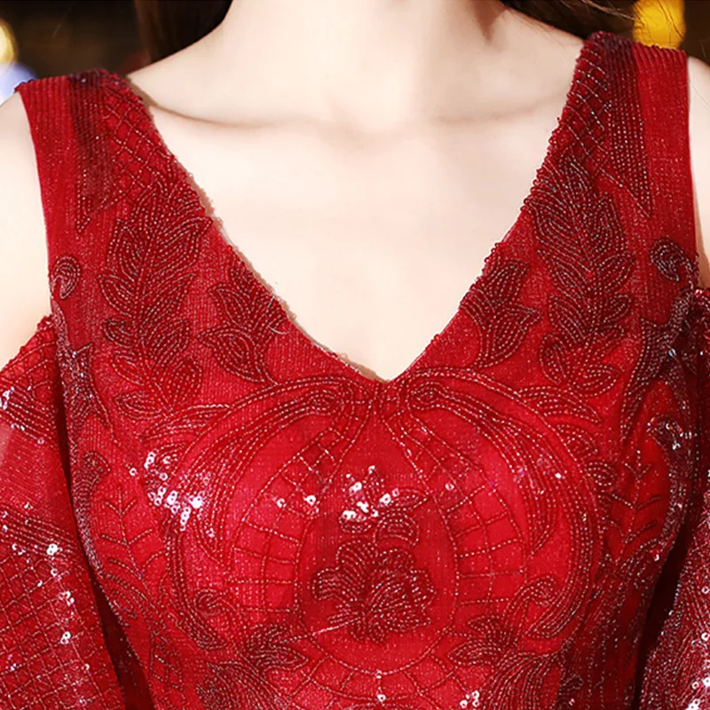 Женское вечернее платье It's Yiiya Красное Длинное блестящее с открытыми плечами на