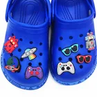 1 шт. новинка, космический корабль, солнцезащитные очки, аксессуары для обуви робота, подвески для обуви, украшение для детской вечеринки, Рождество