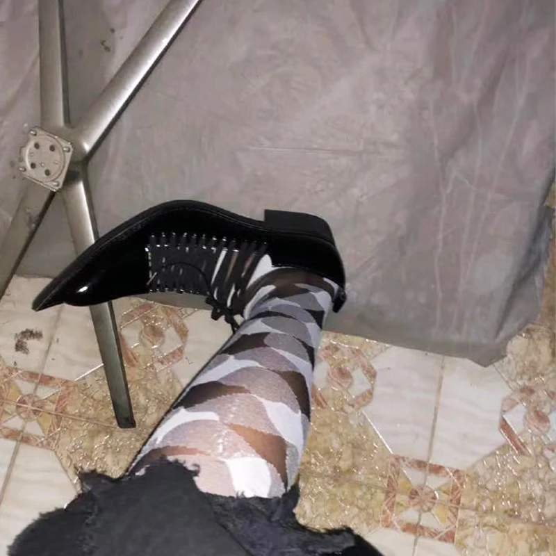 Harga Wanita Hitam Perban Ujung Lancip Gaya Inggris Sepatu Pump B301
