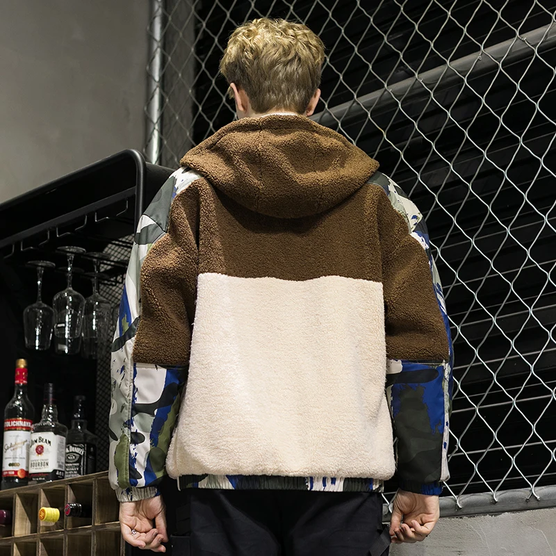 Covrlge Men's Camouflage Jackets Plush Fabric Men Warm Jacket Fashion Comfortable Thick Sleeve Patchwork Jackets Male MWM103