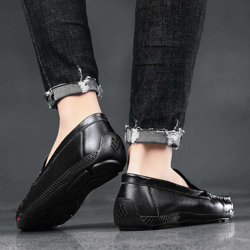

Men's Loafers Comfortable Flat Casual Shoes Men Breathable Slip-On Loafer Soft Leather Mens Driving Shoes Moccasins 2020 Black