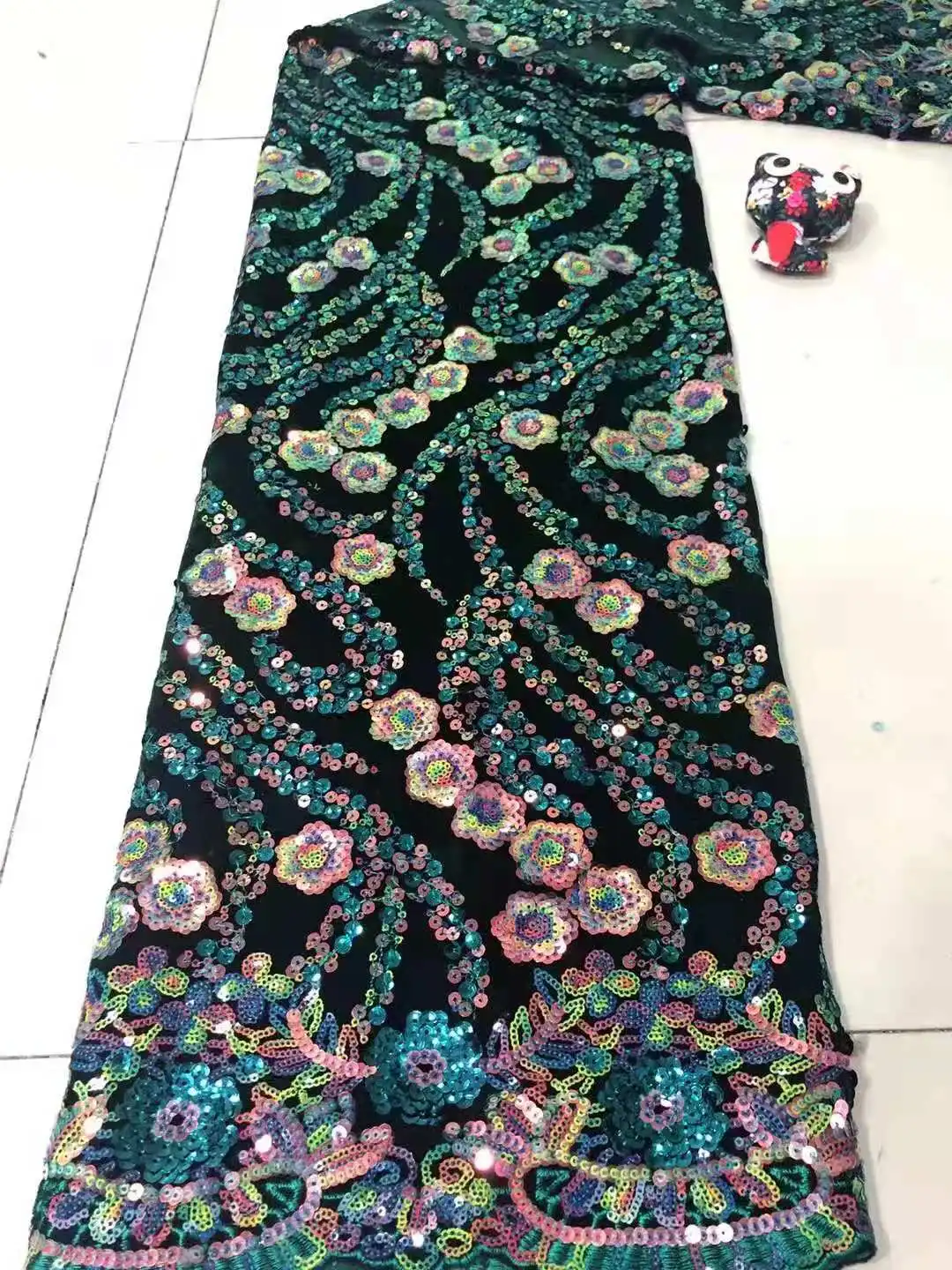 

Красивый бархат со стразами в африканском стиле ткань/кружевная ткань с блестками вышитые фланель кружева шить торжественное платье женск...