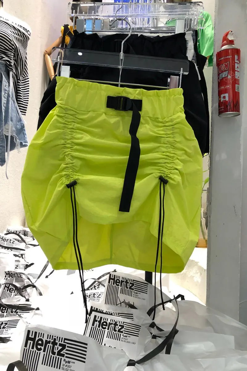 

2021 Spring and Summer Korean Fashion New Casual Loose Women's Short Skirt Drawstring Folds Fluorescent Green Bag Hip Skirt