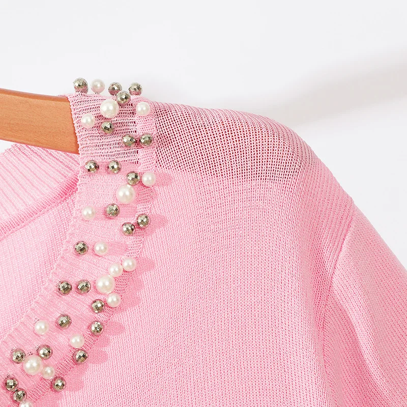 Женская трикотажная футболка с круглым вырезом однотонная облегающая бисером