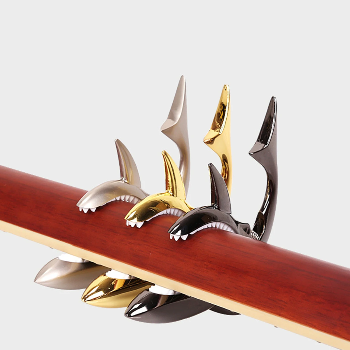 Каподастр для гитары в форме акулы быстросменный зажим настройки триггер клавиш