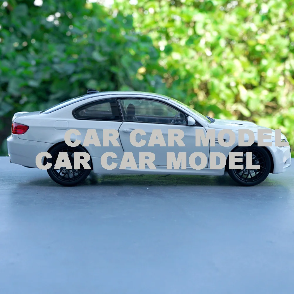 Литая 1:18 Игрушечная модель автомобиля M3 из сплава оригинальные авторизованные