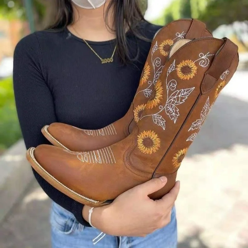 

Autumn and Winter New Embroidery Cowboy Boots Women's Autumn Western Boots Retro Short Boots Women's Women's Shoes Botas Mujer