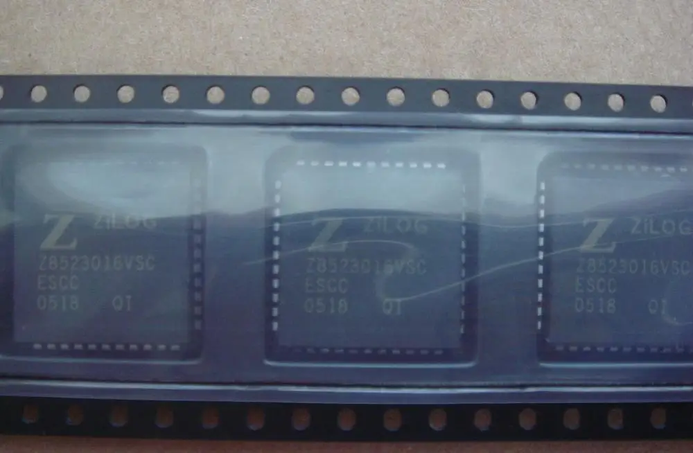 Z8S18033VSC PLCC68 / Z84C4006PEC DIP40 Z8523016VSC PLCC44 ZILOG|Аксессуары для батарей и ЗУ| |