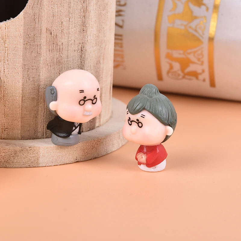 

1Pair Mini Couple Figures Grandma Grandpa Sweety Lovers Couple Ornament For Fairy Garden Figurines Miniature Home Decoration