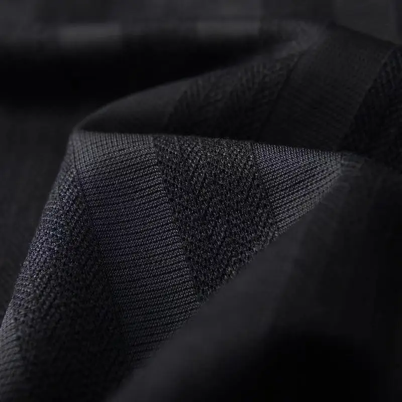 

2021 new fashion summer and autumn men's lightweight yarn-dyed vertical pattern round neck short-sleeved casual sports suit