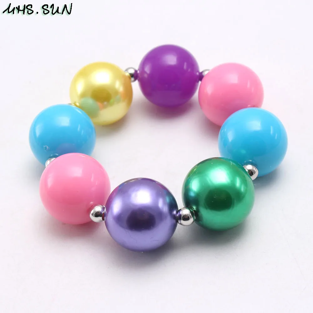 Детское ожерелье MHS.SUN разноцветное объемное из бусин с подвеской в виде