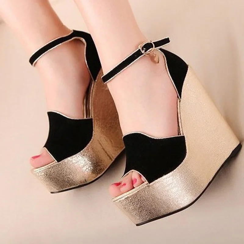 Новинка босоножки на танкетке и высоком каблуке 15 см блестящая женская обувь