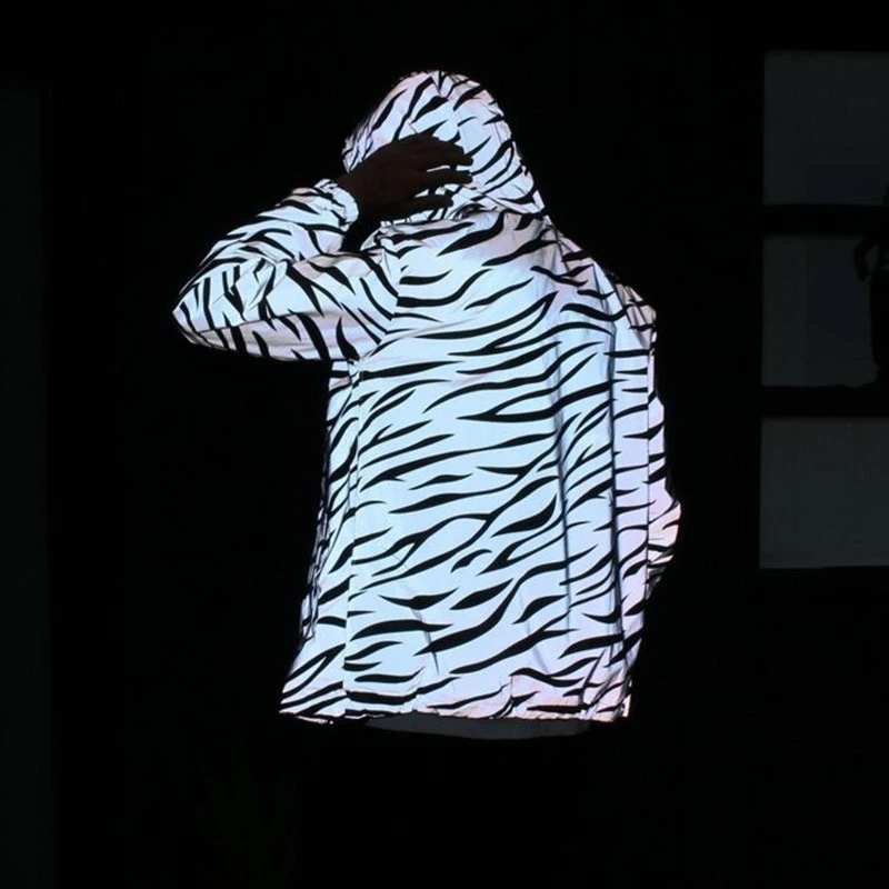 

Nice Pop Men Jacket Hip Hop Windbreaker Reflective Jacket Zebra Stripe Fluorescent Coat Hooded Couples Thin Hoodie Cardigan
