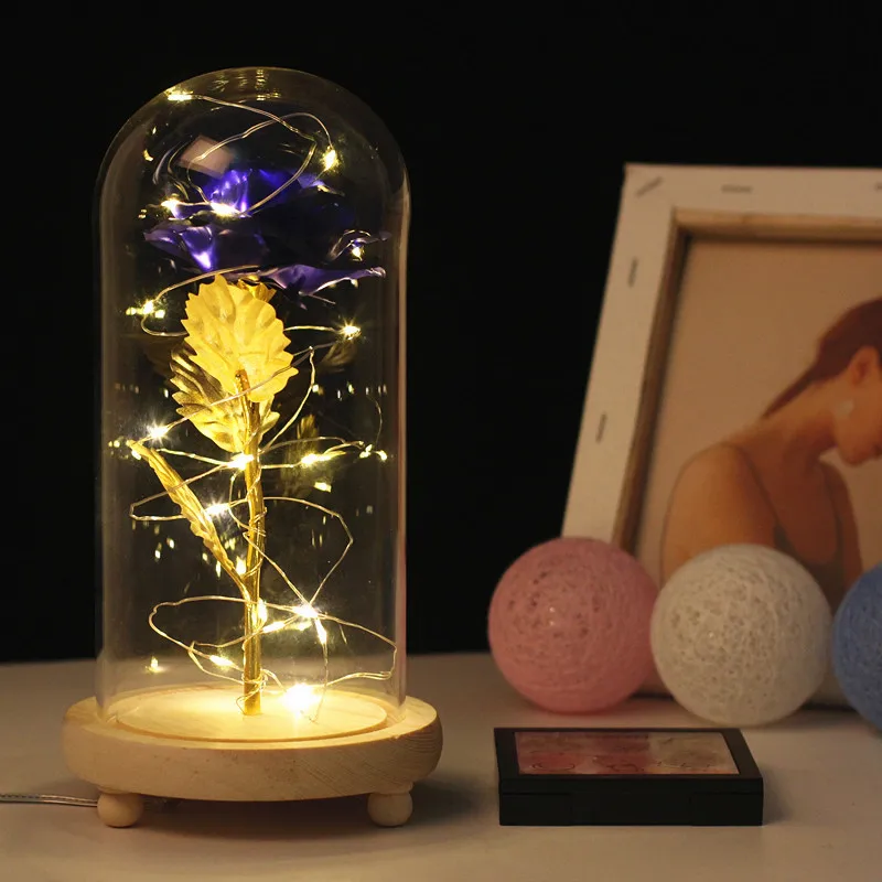 Средняя красота и чудовище Роза в стеклянном куполе навсегда красная роза