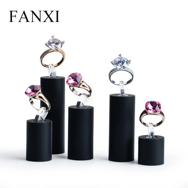 

Oirlv Vogue Ring Display Holder Black Matte Acrylic Jewelry Display Set with 7 pcs Ring Expositor Jewelry Organizer Showcase