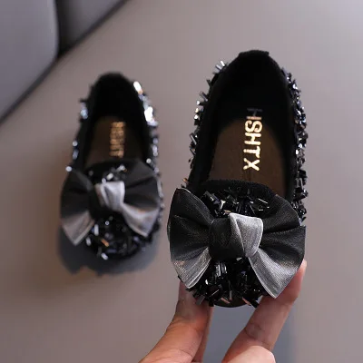 

Spring New Girls Leather Shoes Lovely Bow Knot Princess Shoes Rhinestone Soft Bottom Children Sequin Dancing Shoes Sandals but