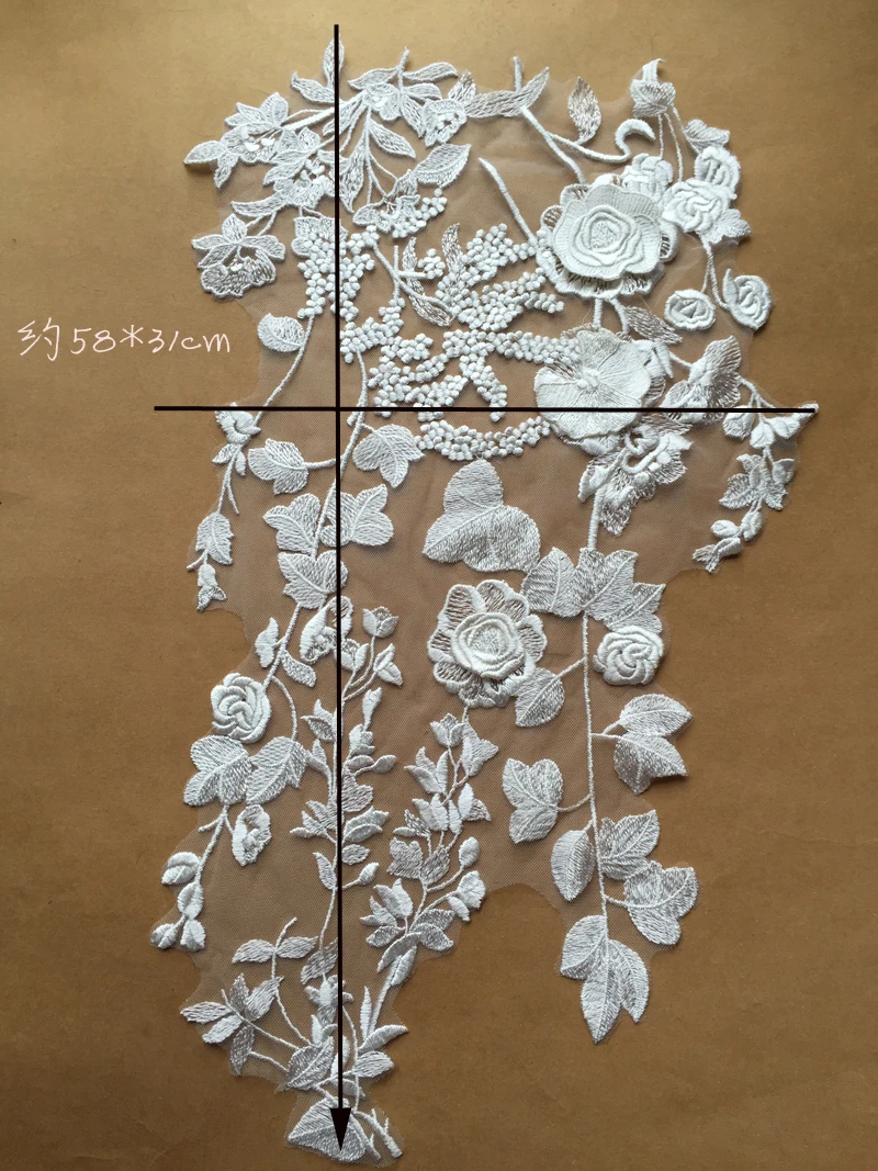 

Аппликация из кружевной ткани, с 3D лепестками цветов, 1 шт.