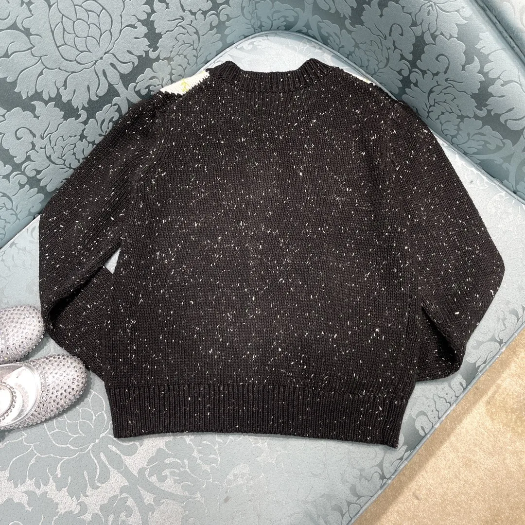 Женский кардиган с длинными рукавами ромбовидным воротником украшенный