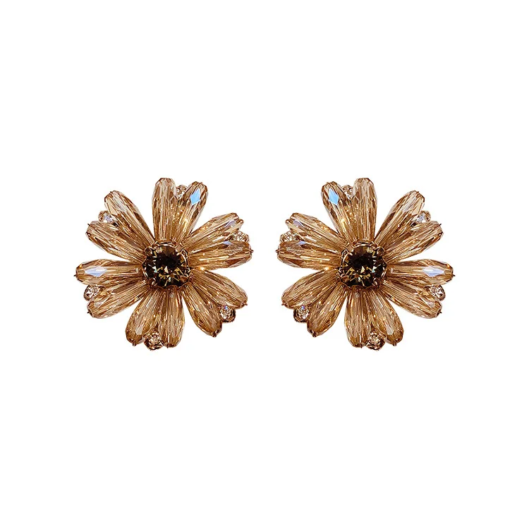 Новые корейские серьги-гвоздики в виде маргариток с кристаллами цвета