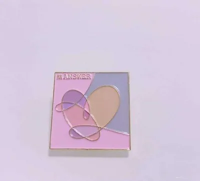 Броши в виде альбома с надписью Love Yourself | Украшения и аксессуары