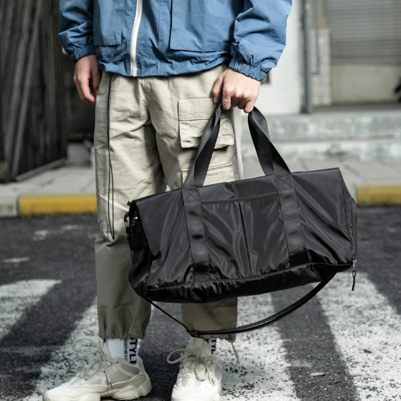

Outdoor Waterproof Nylon Mens Duffle Bags Overnight Travel Bags Large Capacity Luggage Wild Bag Leisure Handbags Shoulder Bags