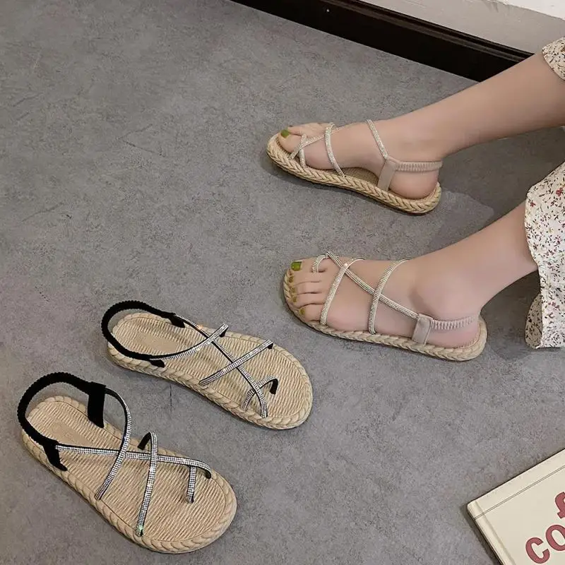 

Flat Sandals 2021 New Summer Diamond Clip Toe Beach Shoes Gladiator Sandals Women Fashion Open To Flip Flops Sandalias Slipper