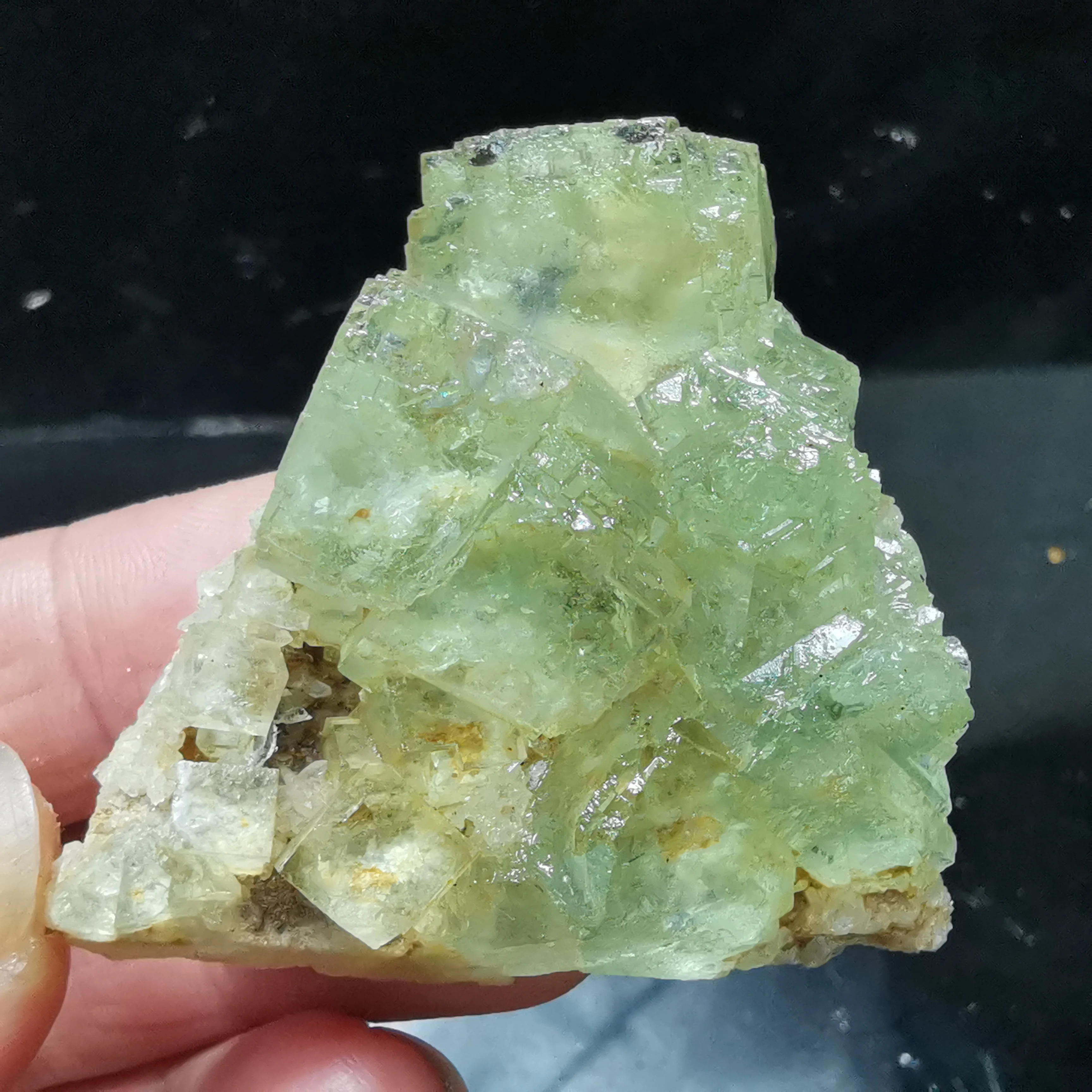 

44.5gNatural rare grass green fluorite mineral specimen stone cluster healing crystal stone decoration QUARTZ GEM