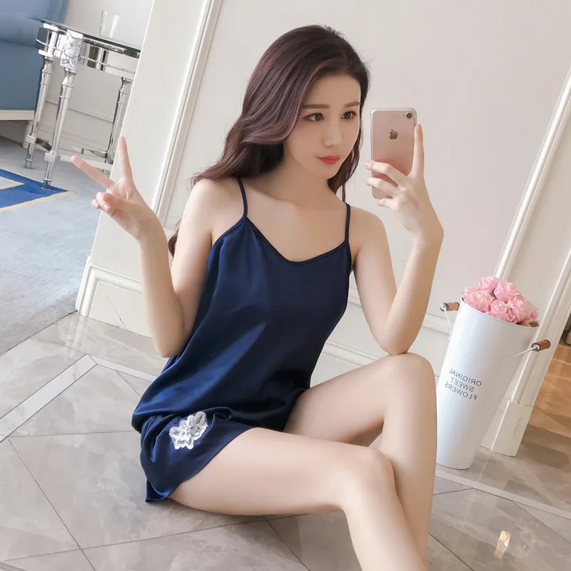 

2020 Summer Pajama Set Ladies Pyjamas V-Neck Cute Cami Pijamas Mujer Pjs Satin Silk Pajamas for Women Sexy Sleepwear