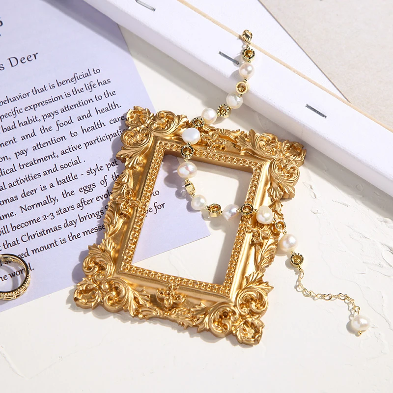 

Ins Golden Retro Small Photo Frame Decoration Photo Props Frame Ornaments Relief Jewelry Picture Photography Props Background