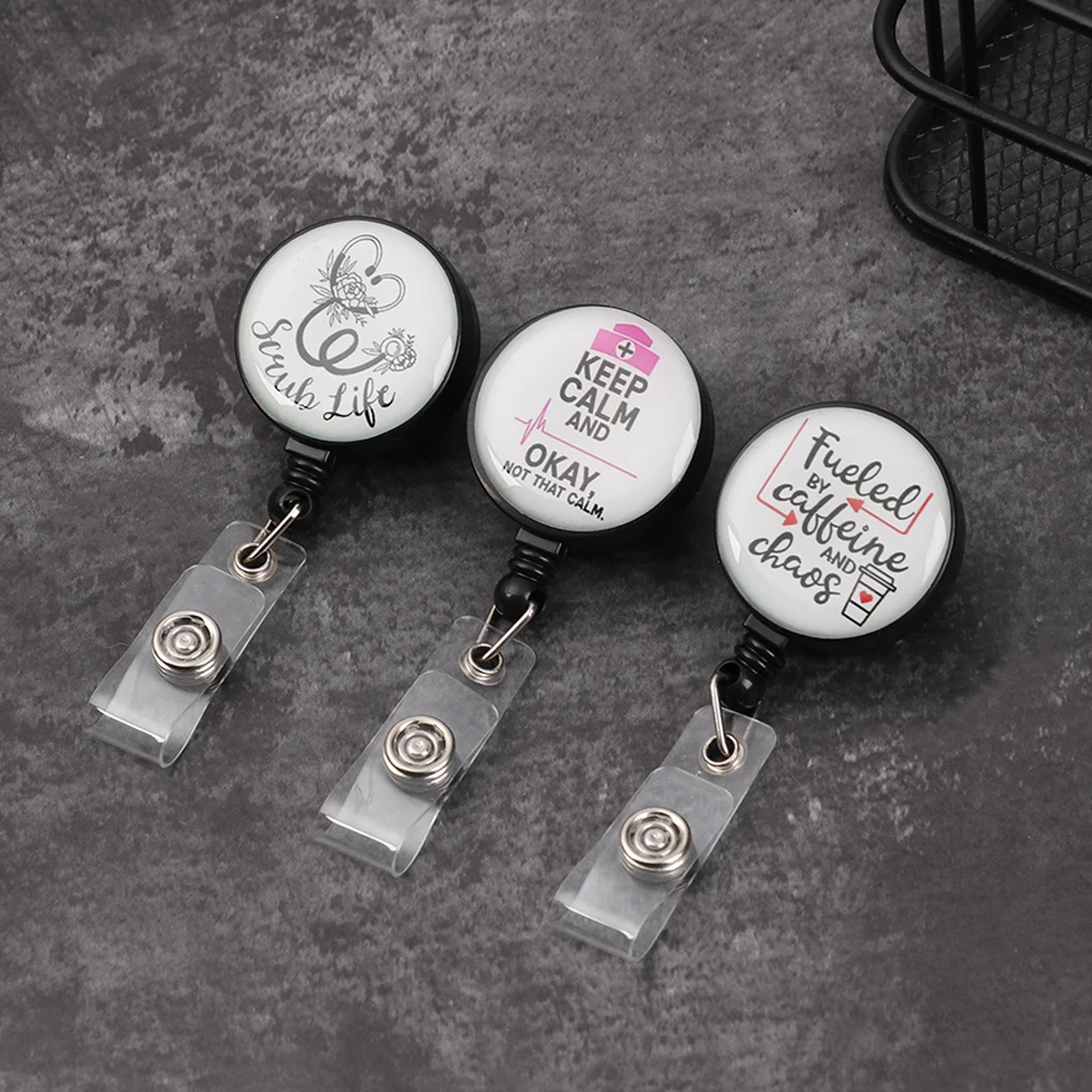 Новый модный креативный выдвижной значок с вращением на 360 ° для медсестры