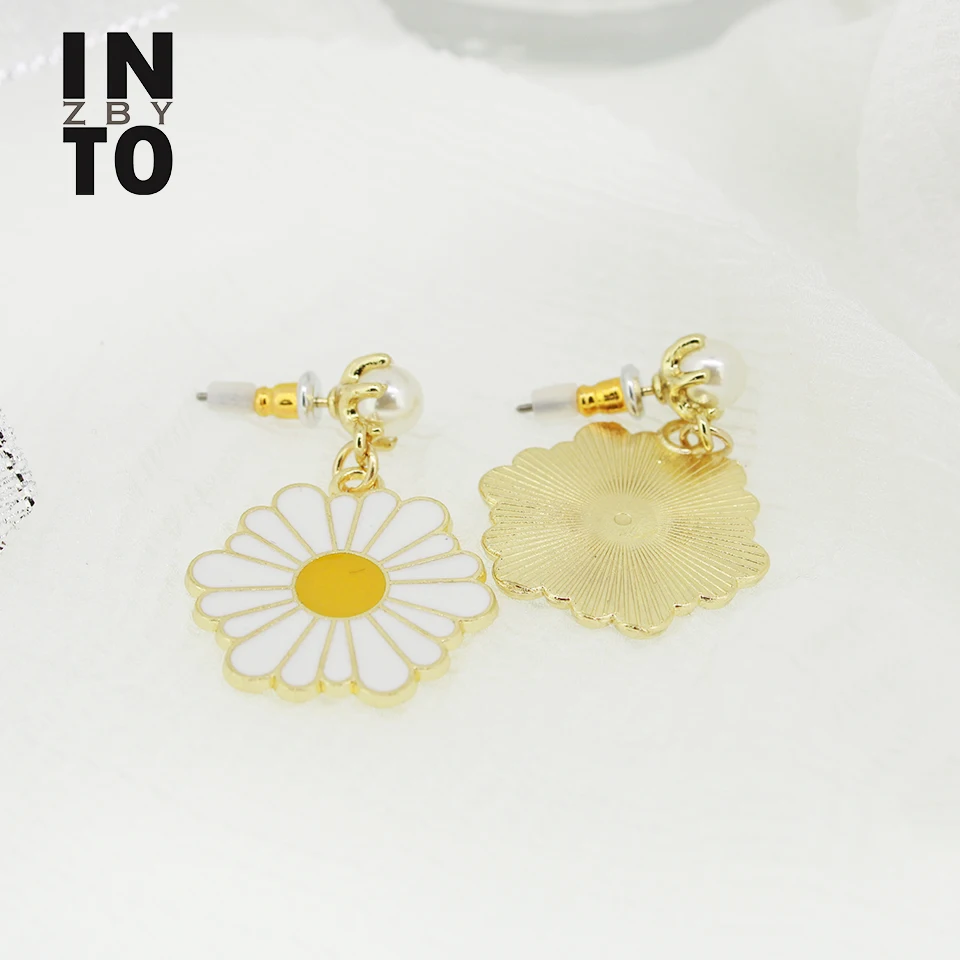 В эмалевые эпоксидные белые серьги-Маргаритки элегантные маленькие жемчужные