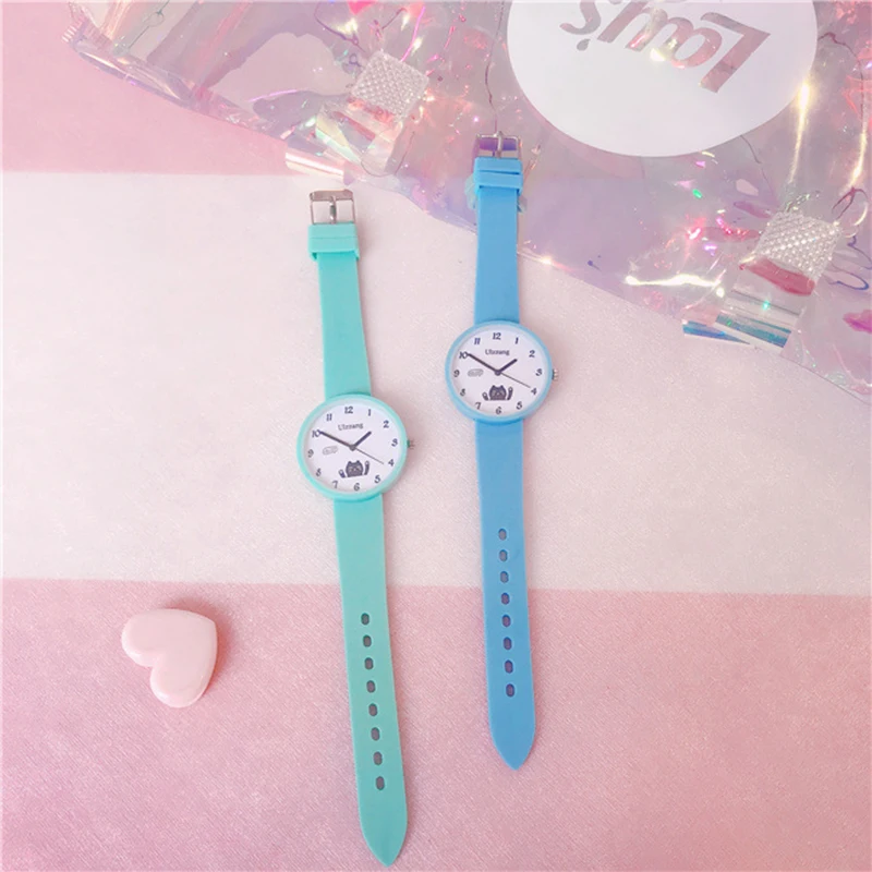 Женские кварцевые часы с маленьким циферблатом и силиконовым ремешком | Наручные