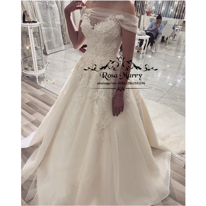 

Modest Plus Size Country Beach Wedding Dresses 2020 A Line Off Shoulder Vintage Lace Sequined 3D Floral Robe De Mariee
