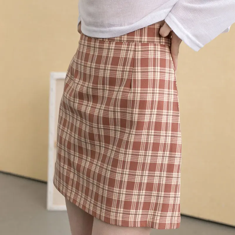 

Retro checkered high waisted a word skirt girl 2021 spring summer slim bag hip skirt Korean version of the hundred fit students