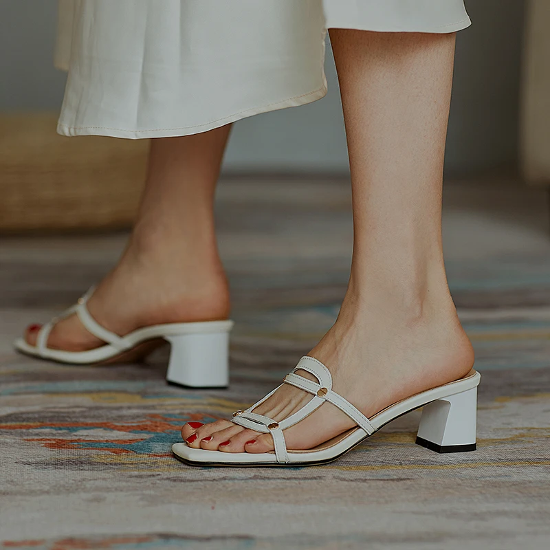 

Fashion high heel slippers female 2020 new summer wear wild retro style thick heel sandals and slippers Z849