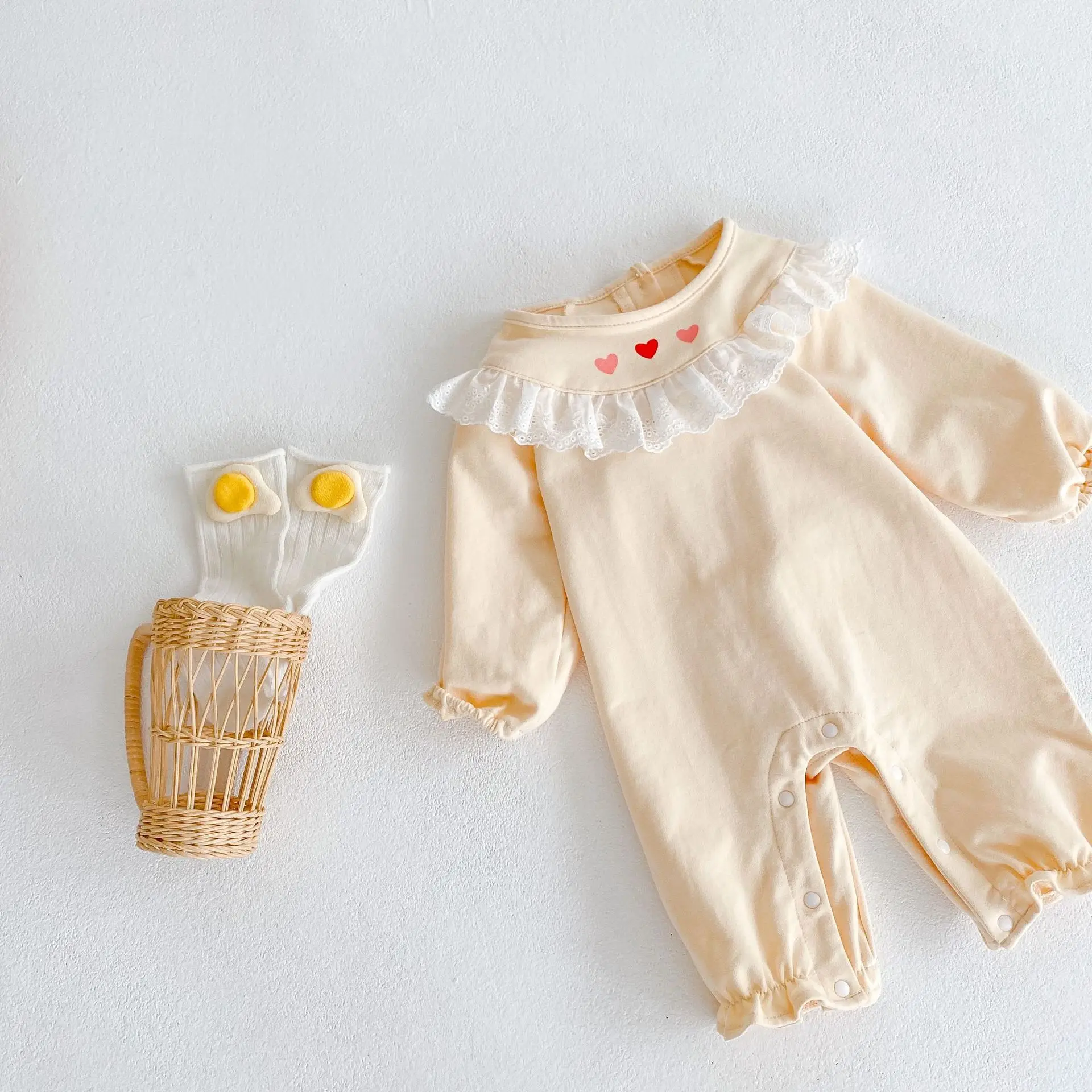 

WLG Baby Boy Girl Clothes Spring Fall Beige Heart Pattern Long Sleeve Rompers Toddler Casual All Match Clothes for 6-18 Months