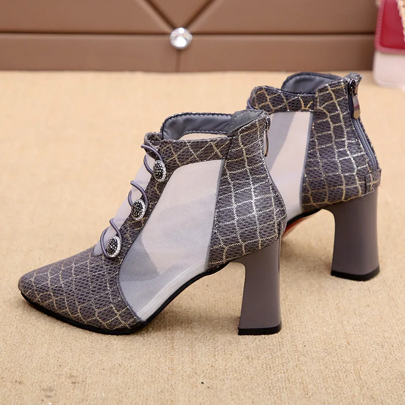 

Women's Shoes