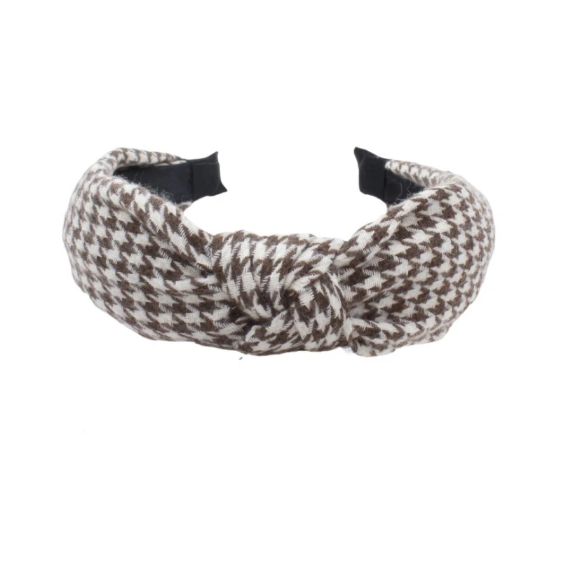 Рисунок 6 - Повязка на голову женская в клетку