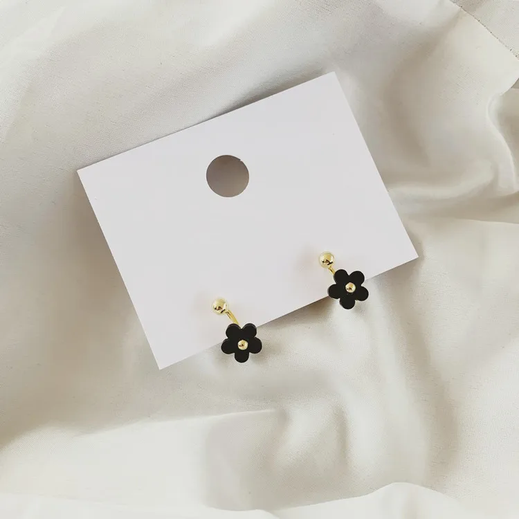 Корейские модные шикарные с черными и белыми цветами маленькие серьги гвоздики