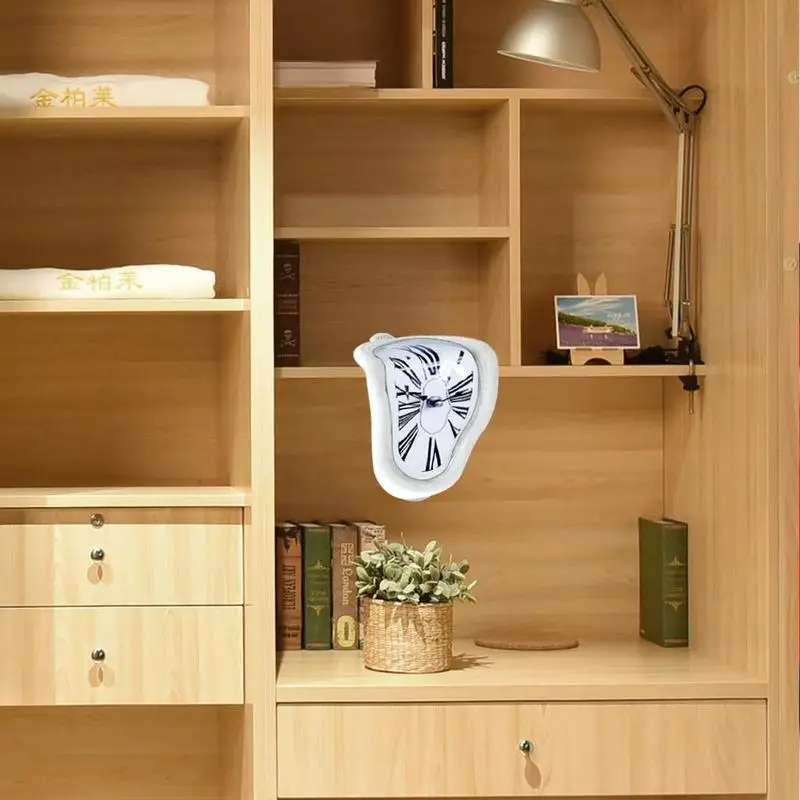 Креативные расплавленные римские цифры Surreal F7Y0 настенные часы с потрясающим