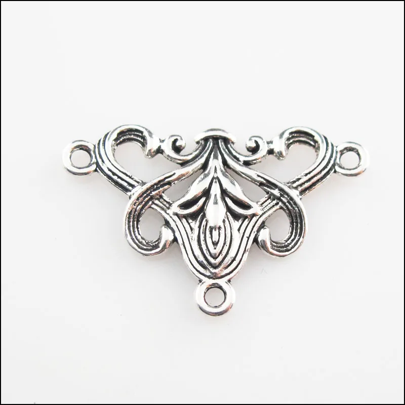 Мода 20 шт. Тибетский серебристый цвет треугольник цветок очаровывает