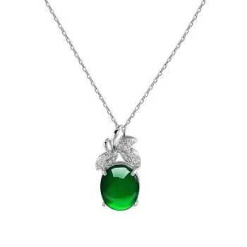 

Retro National Style Green Chalcedony Pendant Female Diamond Zircon Maple Leaf Green Agate Necklace Clavicle Chain New Necklace