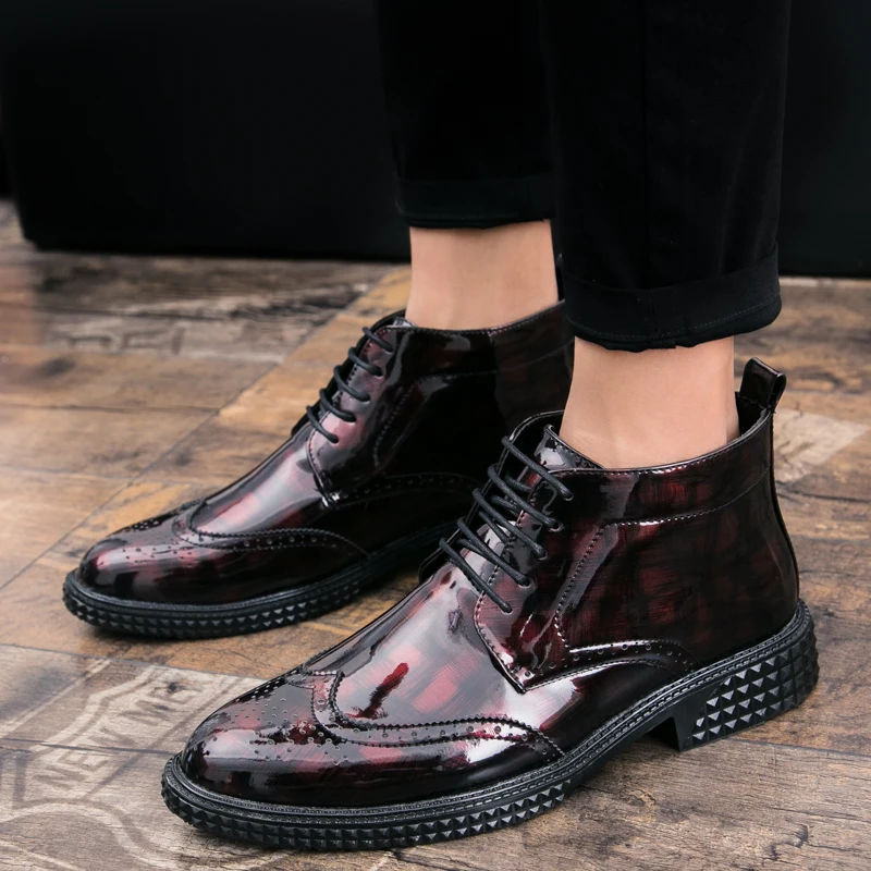 

England fashion mens party nightclub dresses carved brogue patent leather shoes bullock oxfords shoe lace-up ankle boots sapatos