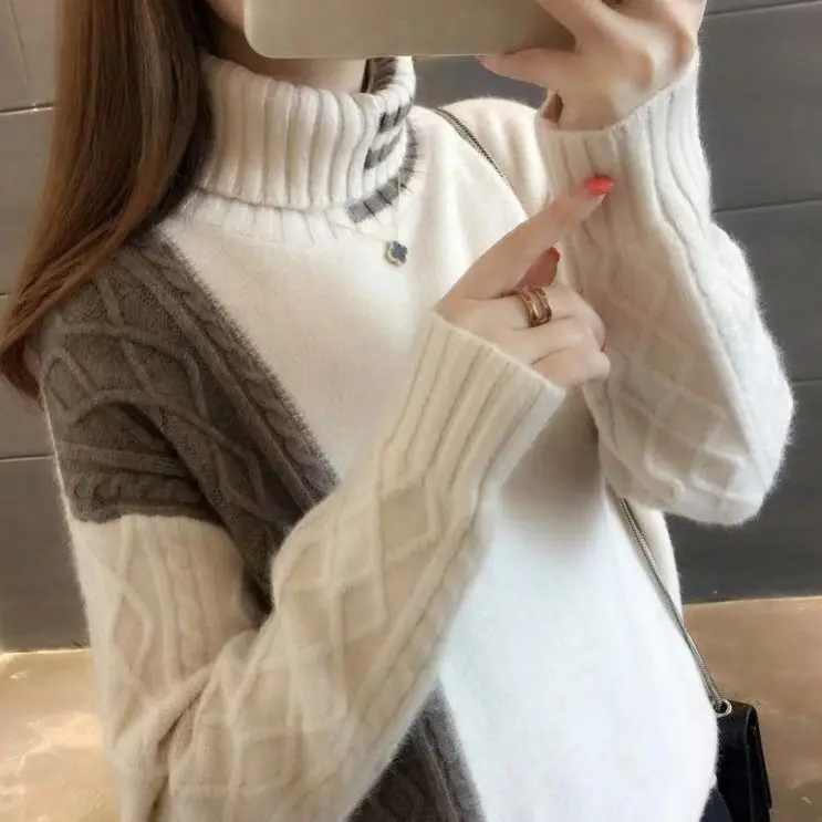 Свитер Женский вязаный с воротником-хомутом на осень/зиму