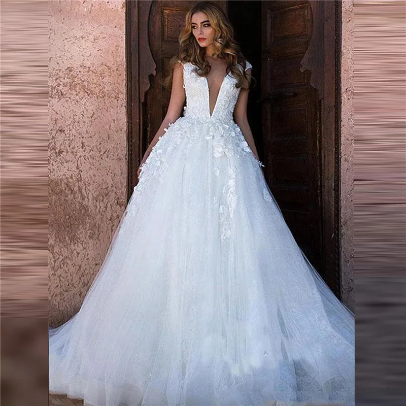 

Off Shoulder Women Fashion Wedding Dress With Lace Appliques V-Shape Back Bridal Gowns Tulle Custom Made Bridal Gowns Spring